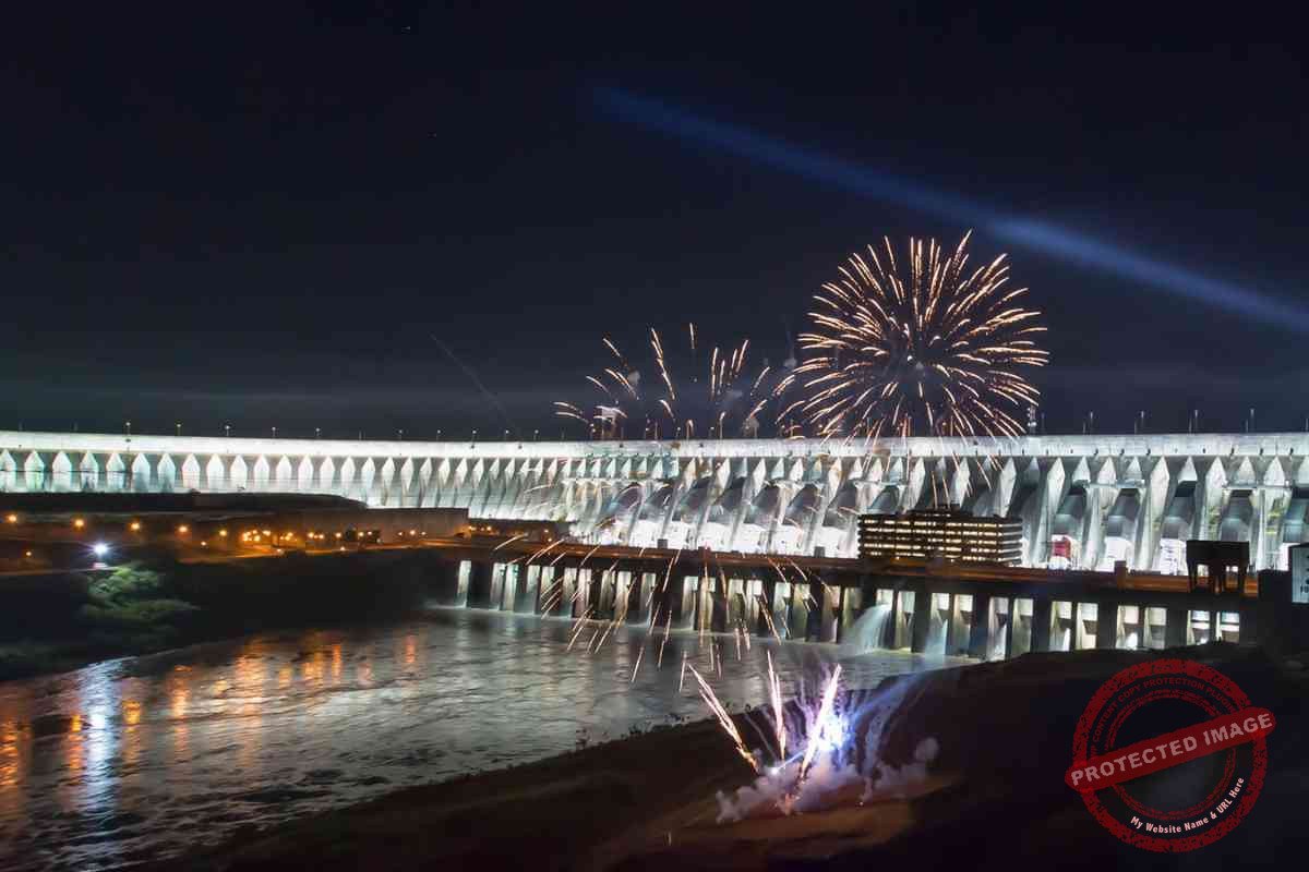 itaipu-iluminada